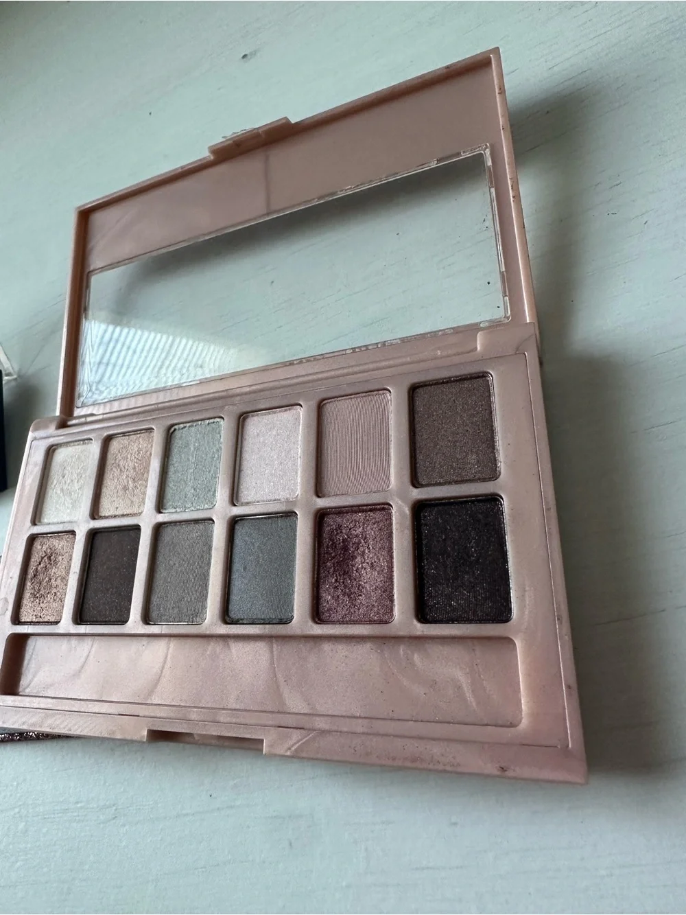 LIGHTLY SWATCHED - SET OF 3 EYESHADOWS